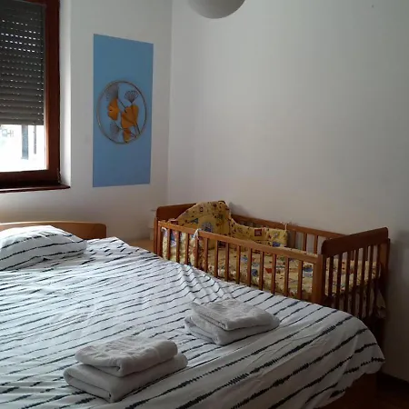 Plavi Airport Apartment